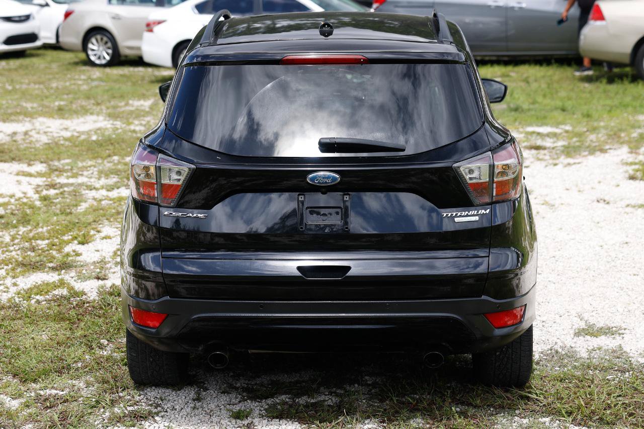 Used 2017 Ford Escape Titanium FWD image 9