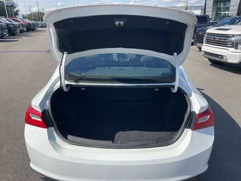 Used 2023 Chevrolet Malibu LS image 27