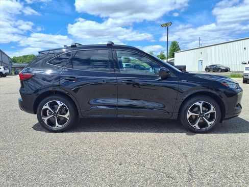 Used 2023 Ford Escape ST-Line Select w/ Tech Pack #2 AWD/4WD image 2
