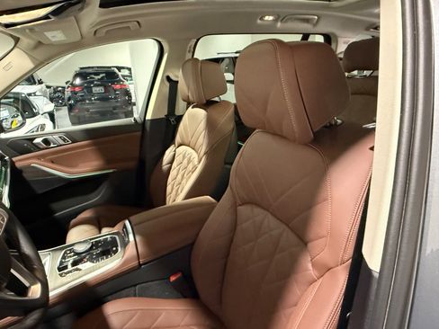 Used 2024 BMW X7 xDrive40i image 25