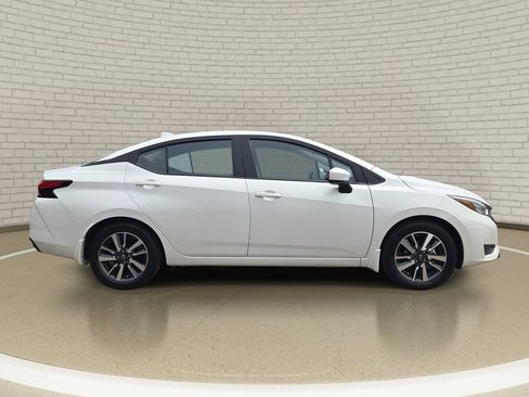Used 2025 Nissan Versa SV w/ Trunk Package FWD image 4