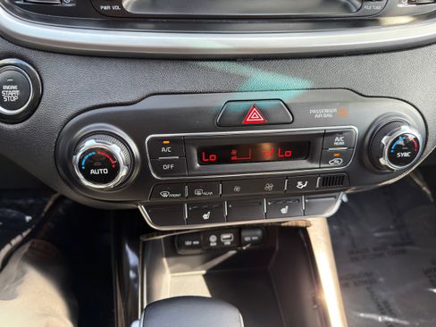 Used 2020 Kia Sorento EX image 32