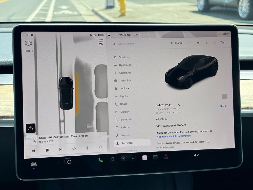 Used 2023 Tesla Model Y AWD image 20
