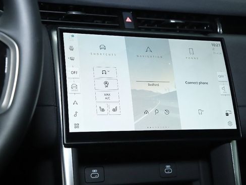 Used 2025 Land Rover Discovery Sport S image 25