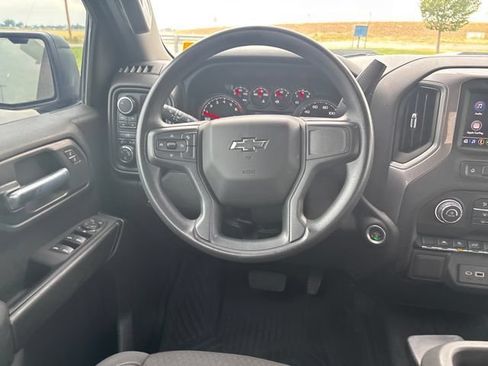 Certified 2022 Chevrolet Silverado 1500 Custom Trail Boss w/ LPO, Dark Essentials Package AWD/4WD image 13