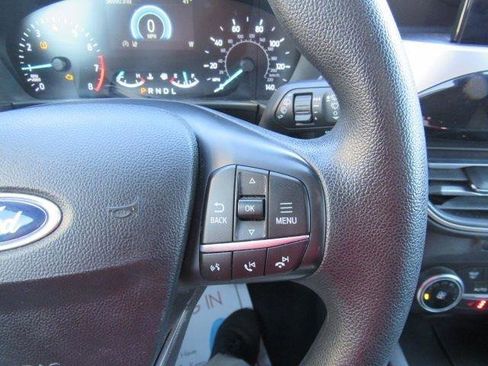 Used 2020 Ford Escape SE image 17