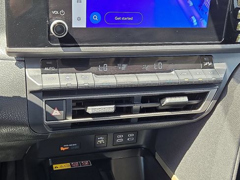 Used 2025 Toyota Camry LE FWD image 28