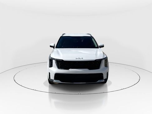 Used 2024 Kia Sorento S image 3