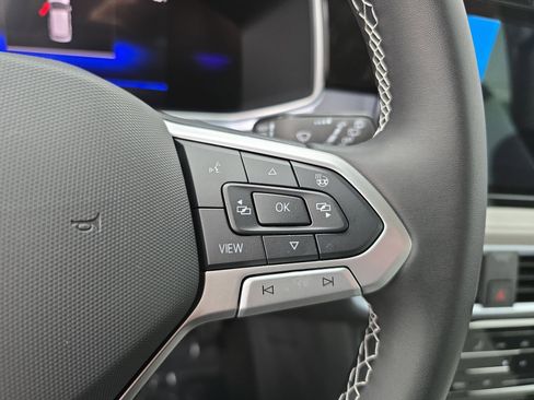 New 2026 Volkswagen Taos SE image 17