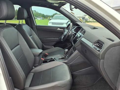 Used 2019 Volkswagen Tiguan S FWD image 33