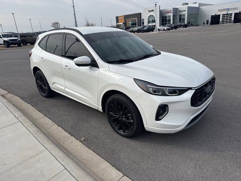 Used 2023 Ford Escape ST-Line Elite image 3