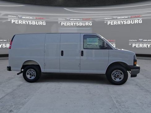 New 2025 GMC Savana 2500 w/ Chrome Appearance Package RWD image 9