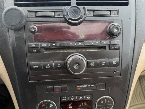 Used 2008 Saturn Outlook XR w/ Premium Trim Package FWD image 18