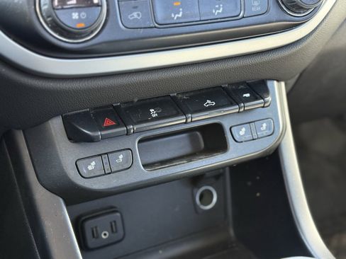 Used 2020 Chevrolet Colorado LT w/ Luxury Package image 6