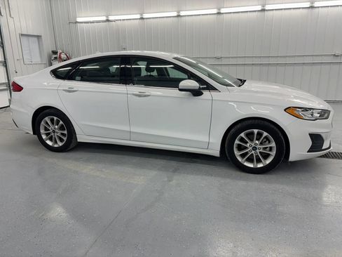Used 2020 Ford Fusion SE FWD image 2