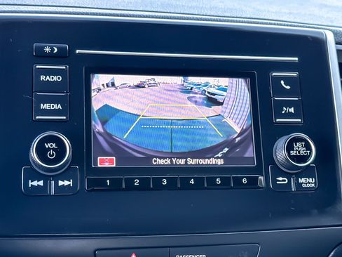Used 2019 Honda Pilot LX image 23
