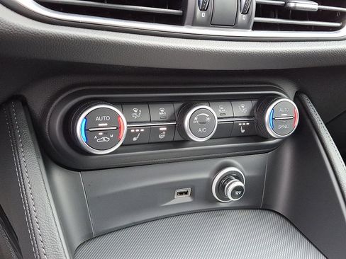 New 2025 Alfa Romeo Stelvio Sprint w/ Convenience Package image 12