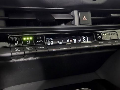 Used 2024 Toyota Crown Limited image 16