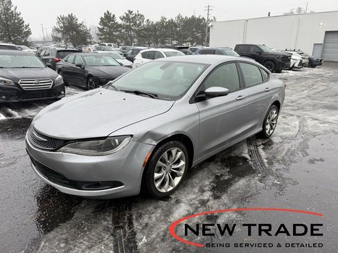 Used 2016 Chrysler 200 S image 1