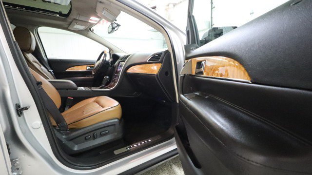 Used 2013 Lincoln MKX AWD image 10
