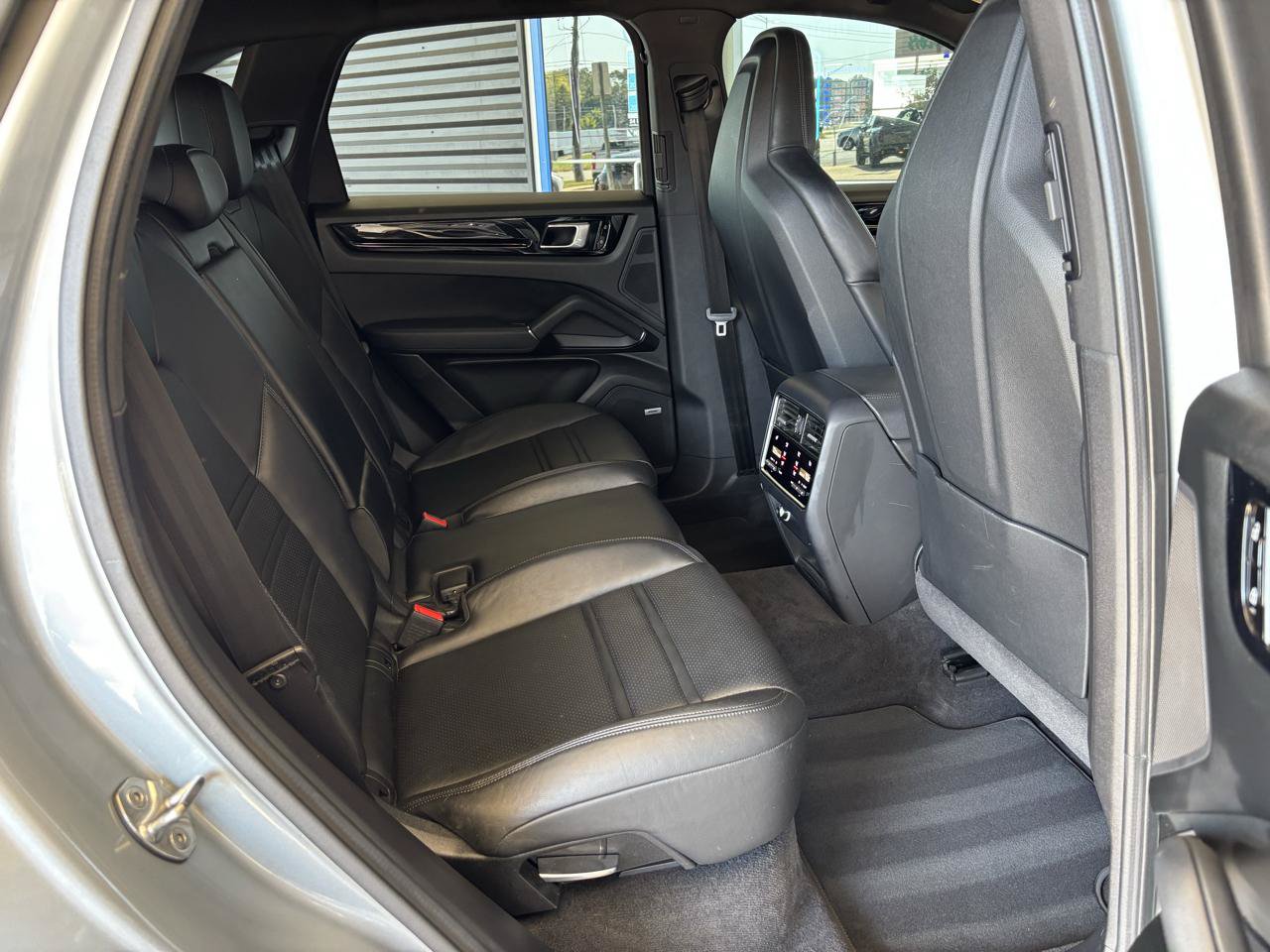 Used 2021 Porsche Cayenne S AWD/4WD image 27