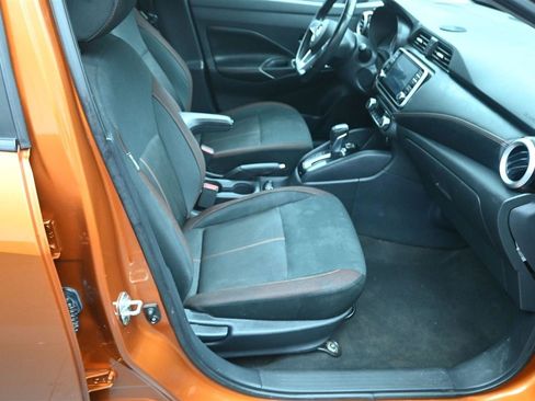 Used 2021 Nissan Versa SR w/ Convenience Package FWD image 9