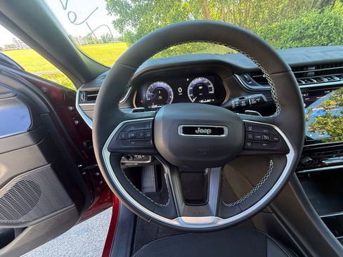 New 2025 Jeep Grand Cherokee L Altitude image 21