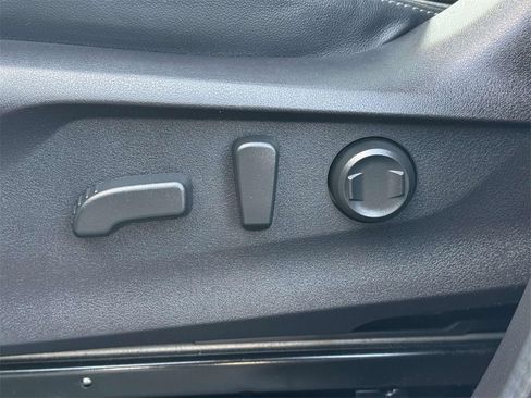 Used 2022 Subaru Ascent Touring image 14