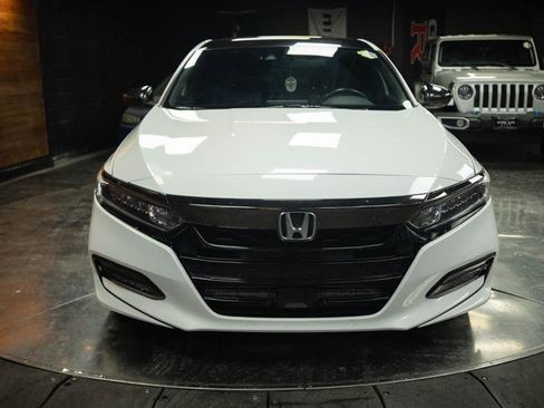 Used 2019 Honda Accord Sport image 3