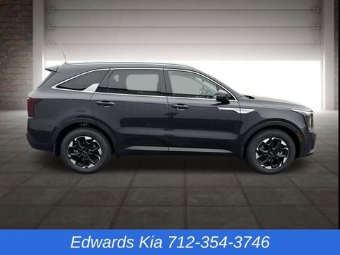 New 2025 Kia Sorento S image 7