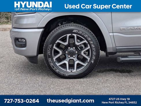 Used 2025 RAM 1500 Laramie w/ Sport Appearance Package AWD/4WD image 10