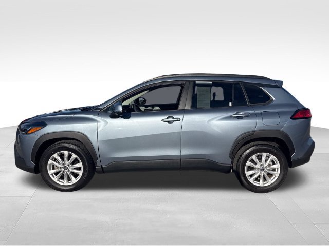 Used 2023 Toyota Corolla Cross LE FWD image 2