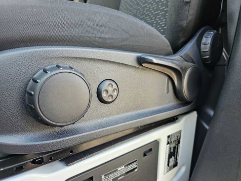 Used 2024 Mercedes-Benz Sprinter 2500 image 25