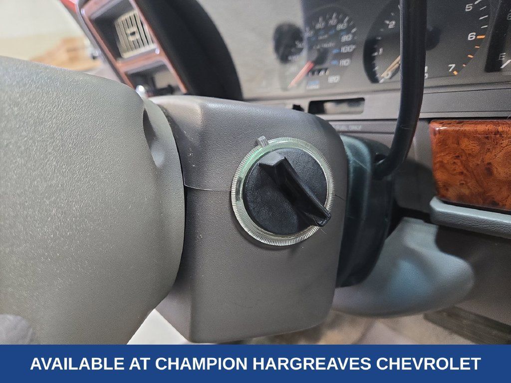 Used 1994 Chrysler LeBaron LE FWD image 22