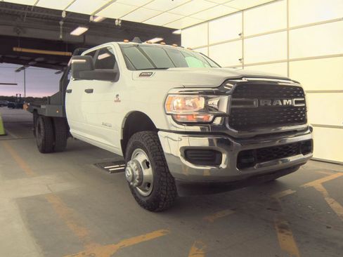 Used 2024 RAM 3500 SLT w/ Quick Order Package 2YG SLT AWD/4WD image 1