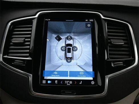 Used 2024 Volvo XC90 T8 Ultimate w/ Lounge Package image 21