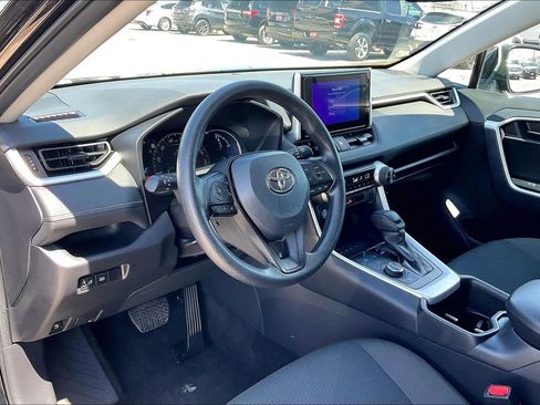 Used 2025 Toyota RAV4 LE AWD/4WD image 14