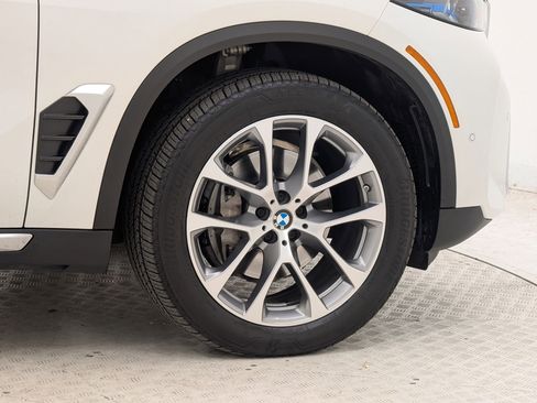 Certified 2025 BMW X5 xDrive40i w/ Climate Comfort Package image 12