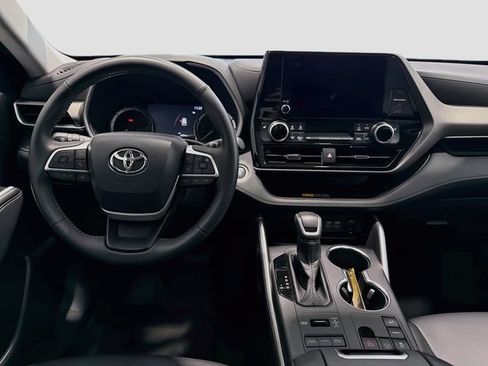 Certified 2026 Toyota Highlander XLE AWD/4WD image 21