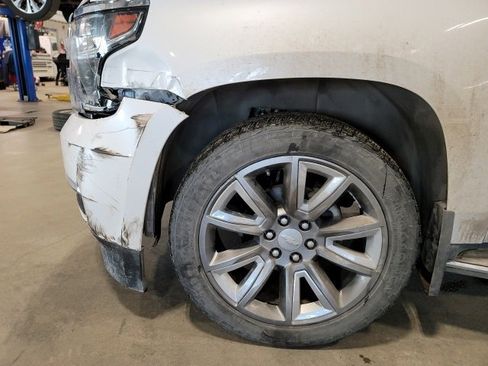 Used 2016 Chevrolet Suburban LTZ image 12