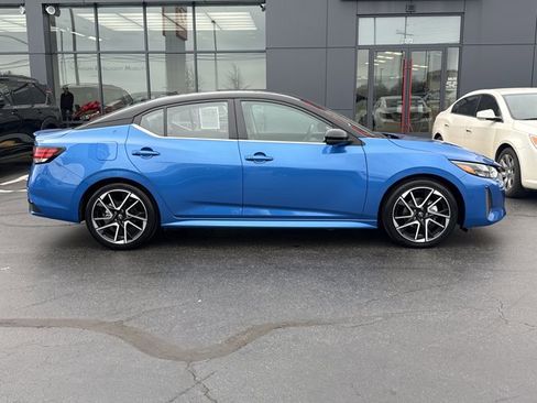 Certified 2025 Nissan Sentra SR w/ SR Premium Package image 2