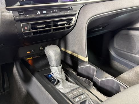 Used 2025 Toyota Camry LE FWD image 15