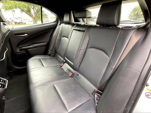 Used 2019 Lexus UX 200 w/ Premium Package FWD image 19