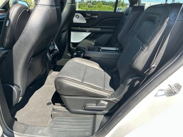Used 2023 Lincoln Aviator Grand Touring w/ Equipment Group 301A AWD/4WD image 17