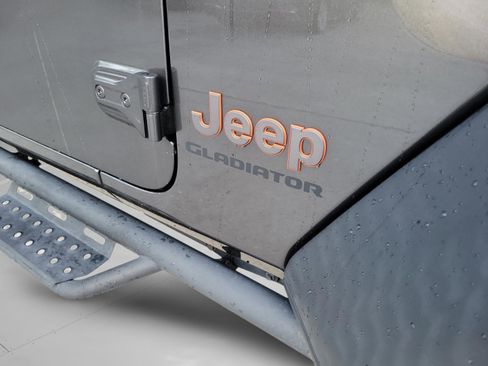 Used 2022 Jeep Gladiator Mojave AWD/4WD image 30