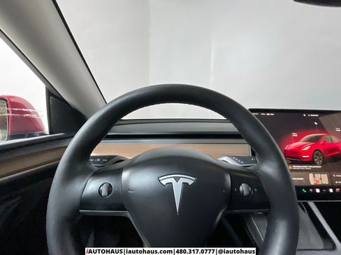 Used 2025 Tesla Model Y Long Range image 23