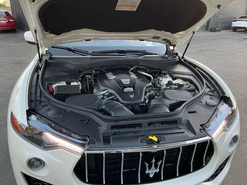 Used 2018 Maserati Levante GranLusso image 23