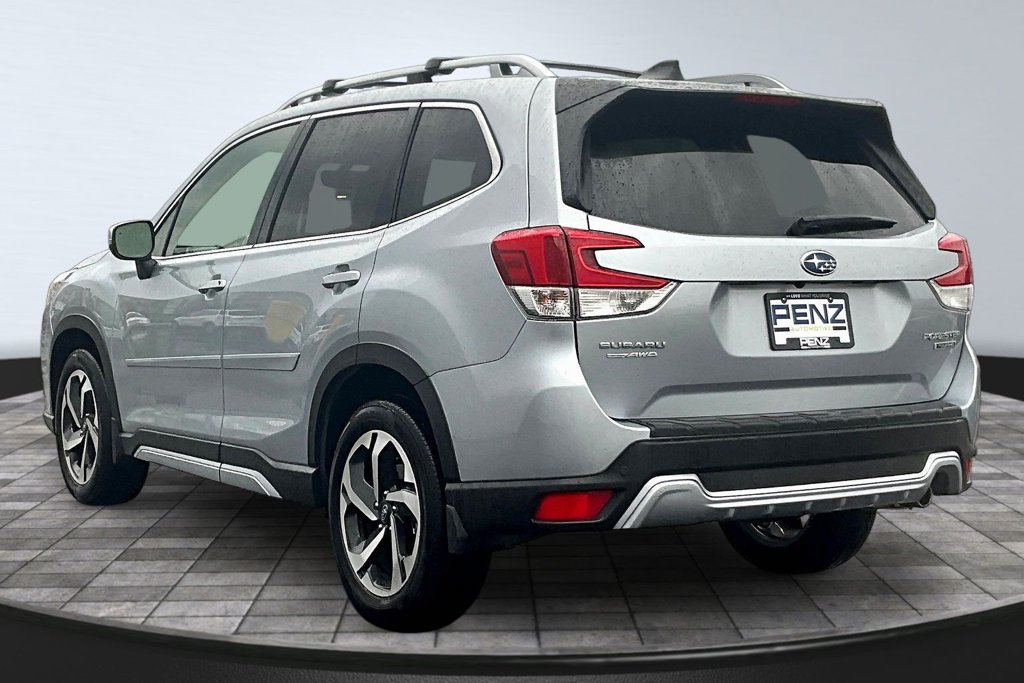 Used 2024 Subaru Forester Touring w/ POP Package 3 AWD/4WD image 4