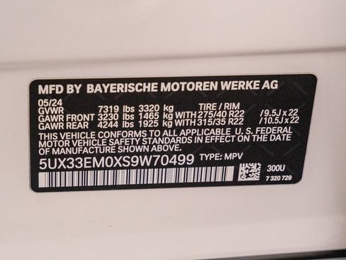 Used 2025 BMW X7 M60i w/ Executive Package image 34