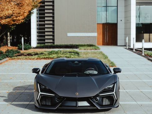 Used 2025 Lamborghini Revuelto AWD/4WD image 2